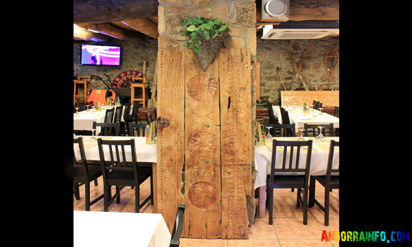 antiguedades-restaurantelacuadra9.jpg