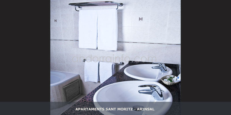 bany-apartamentos-sant-moritz-arinsal.jpg