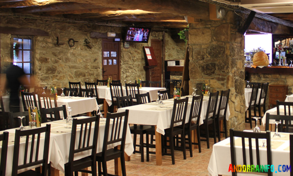 local-restaurantelacuadra4.jpg