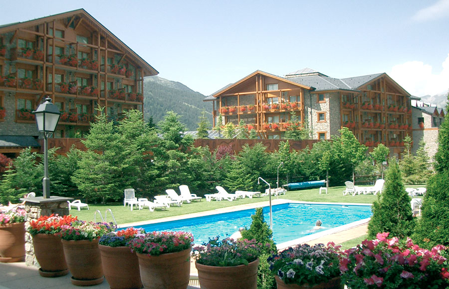 piscina_exterior_sport_hotel_soldeu_andorra_549.jpg